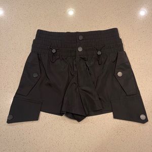 MONSE Smocked-Detail Cargo Shorts Black Size 2